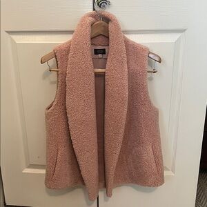 Norla Canada Cozy Pink Vest